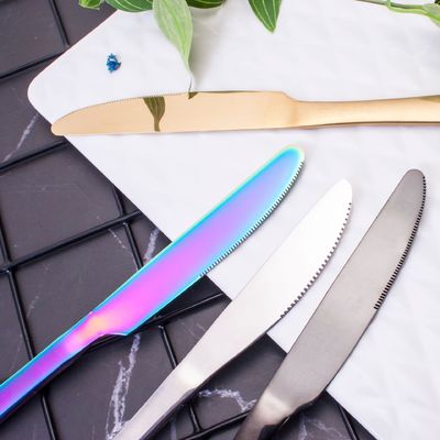 193G أدوات الطهي السائبة المصفوفة بالذهب المعدات المعدنية من الفولاذ المقاوم للصدأ مجموعة مطبخ شوكة سكين ملعقة