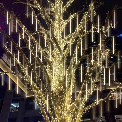 المطر الساقط الخيالية مصابيح سلاسل LED في تصميم مكعب لتزيين المنزل في حفلات العطلات