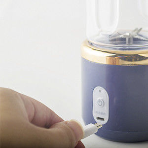 أدوات الفاكهة والخضروات المحمولة كوب عصير كهربائي للعشب المرن 40W USB قابلة لإعادة الشحن