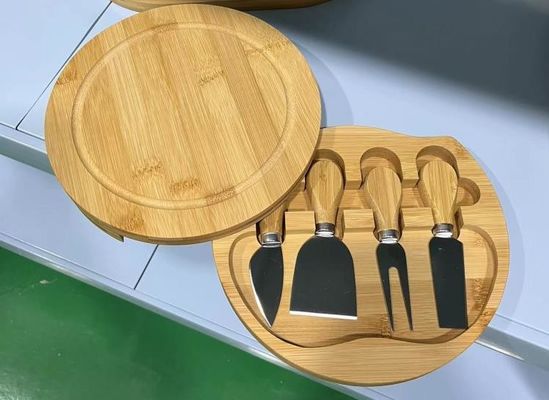 مجموعة أدوات البيتزا الخشبية للوحة الشاركوتيري المخصصة في شكل مستدير
